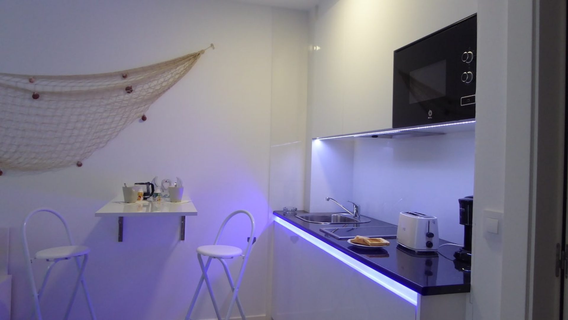 Cocina equipada del estudio Santander