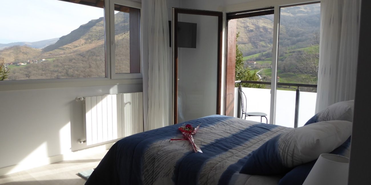 Dormitorio con vistas de Villas Marineras